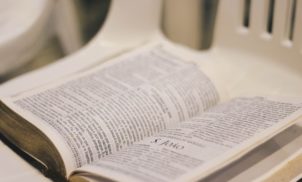 Bispos temem que possuir uma Bíblia possa ser considerado crime de ódio