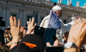 Papa é criticado por defender casamento homossexual