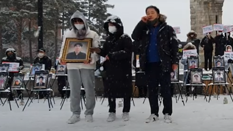 Protestos contra mortes pós-vacinação se espalham na Coreia do Sul