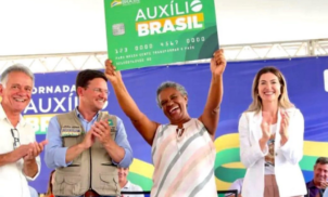 Bolsonaro sanciona MP que instituiu Auxílio Brasil permanente de R$ 400