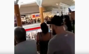 Militantes fazem ato pró-Lula no Shopping Vitória e clientes reagem: 